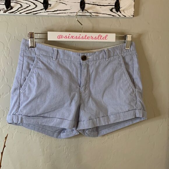 H&m blue and white stripe cuffed shorts. Front and back pockets. Size 6. - Picture 2 of 9